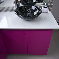Fioletowe meble łazienkowe lakierowane - zdjęcie 2